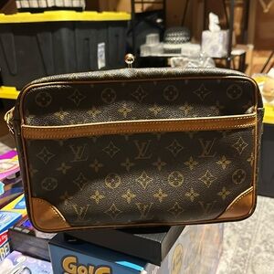 Louis Vuitton Crossbody bag
